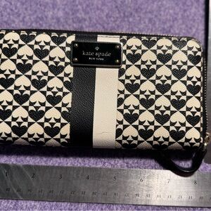 kate spade Black & White Heart-Print Zip Wallet